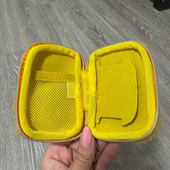 Fuzzy AirPod case - Picture 2 of 2